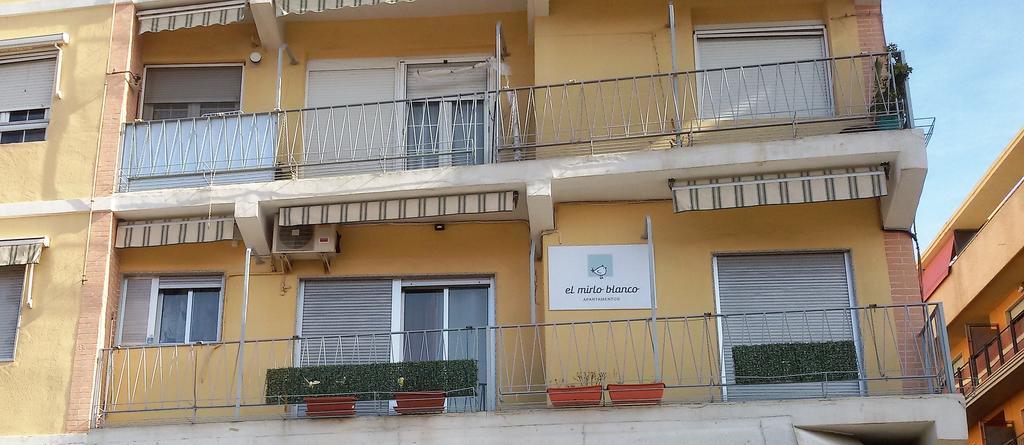 Apartamento El Mirlo Blanco 比列纳 外观 照片